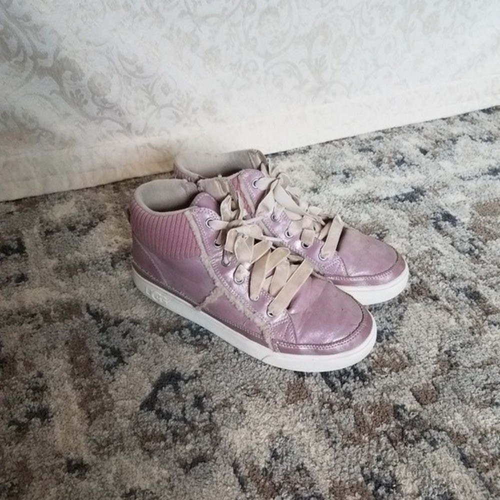 UGG Australia Addie Sneakers - Picture 3 of 11